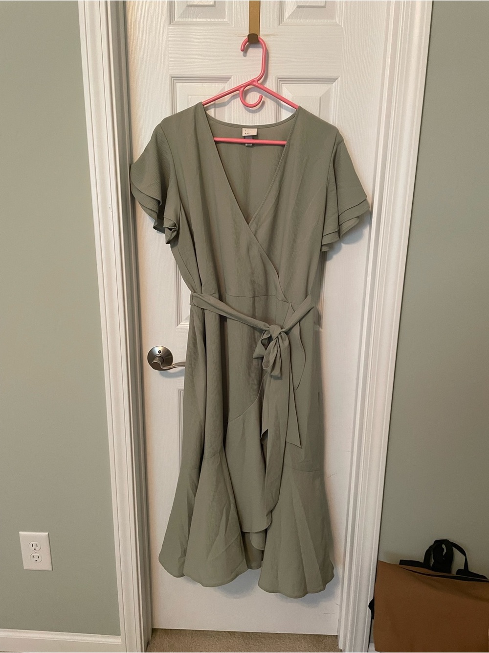 A new day V-neck faux wrap ruffle midi dress with flutter sleeves and tie-waist